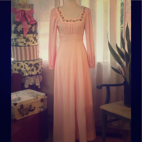 Vintage Dresses & Skirts - 70’s vintage festival dress!! Embroidered bodice!
